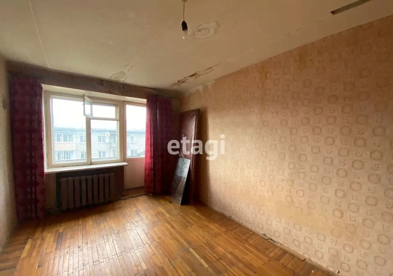 Продам трехкомнатную вторичку 57.0 м² этаж 5/5 район Петушинский поселок Березка муниципальное образование Петушинское, 13, Петушки-2