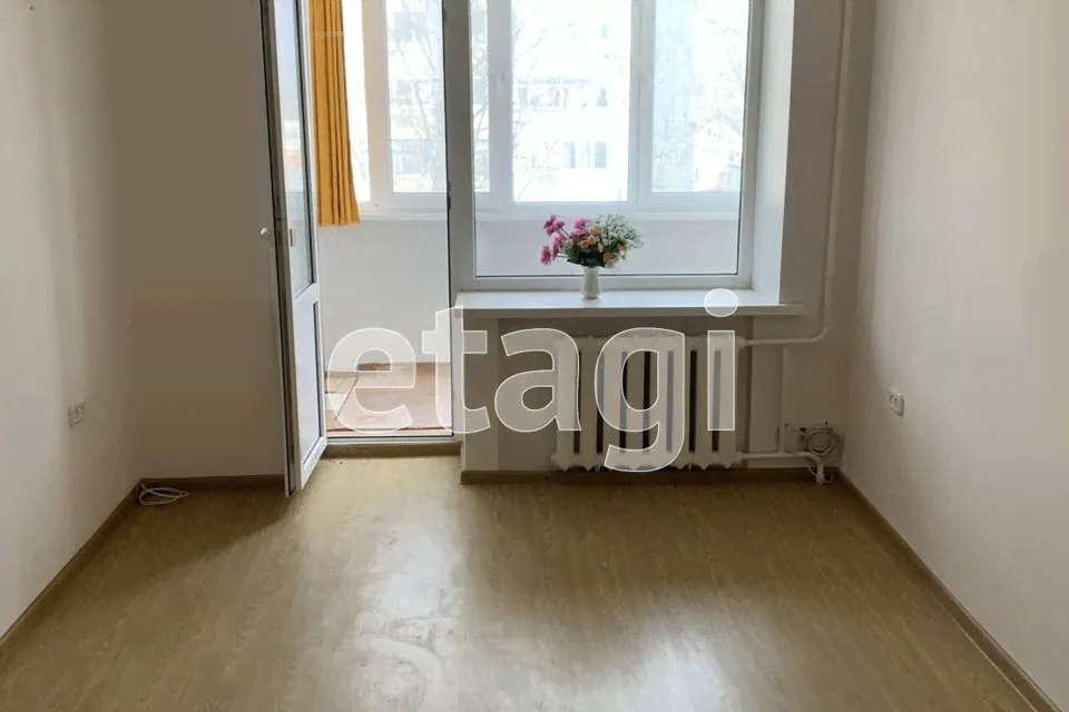 Продам однокомнатную квартиру 25.9 м² этаж 3/5 район Трубчевский поселок городского типа Белая Березка улица Ленина 21-2