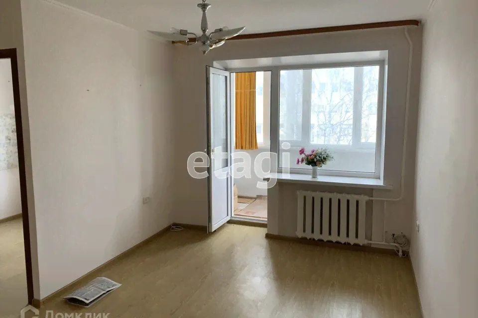 Продам однокомнатную квартиру 25.9 м² этаж 3/5 район Трубчевский поселок городского типа Белая Березка улица Ленина 21