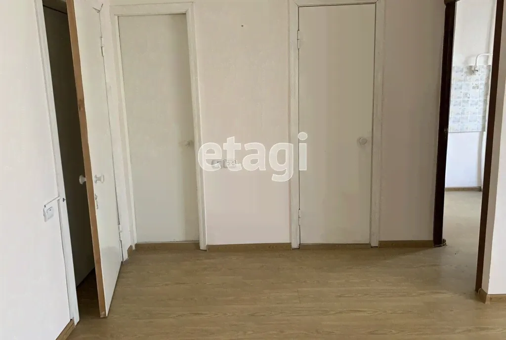 Продам однокомнатную квартиру вторичку 25.0 м² этаж 3/5 район Трубчевский поселок городского типа Белая Березка улица Ленина 21 Белоберезковское городское поселение-3