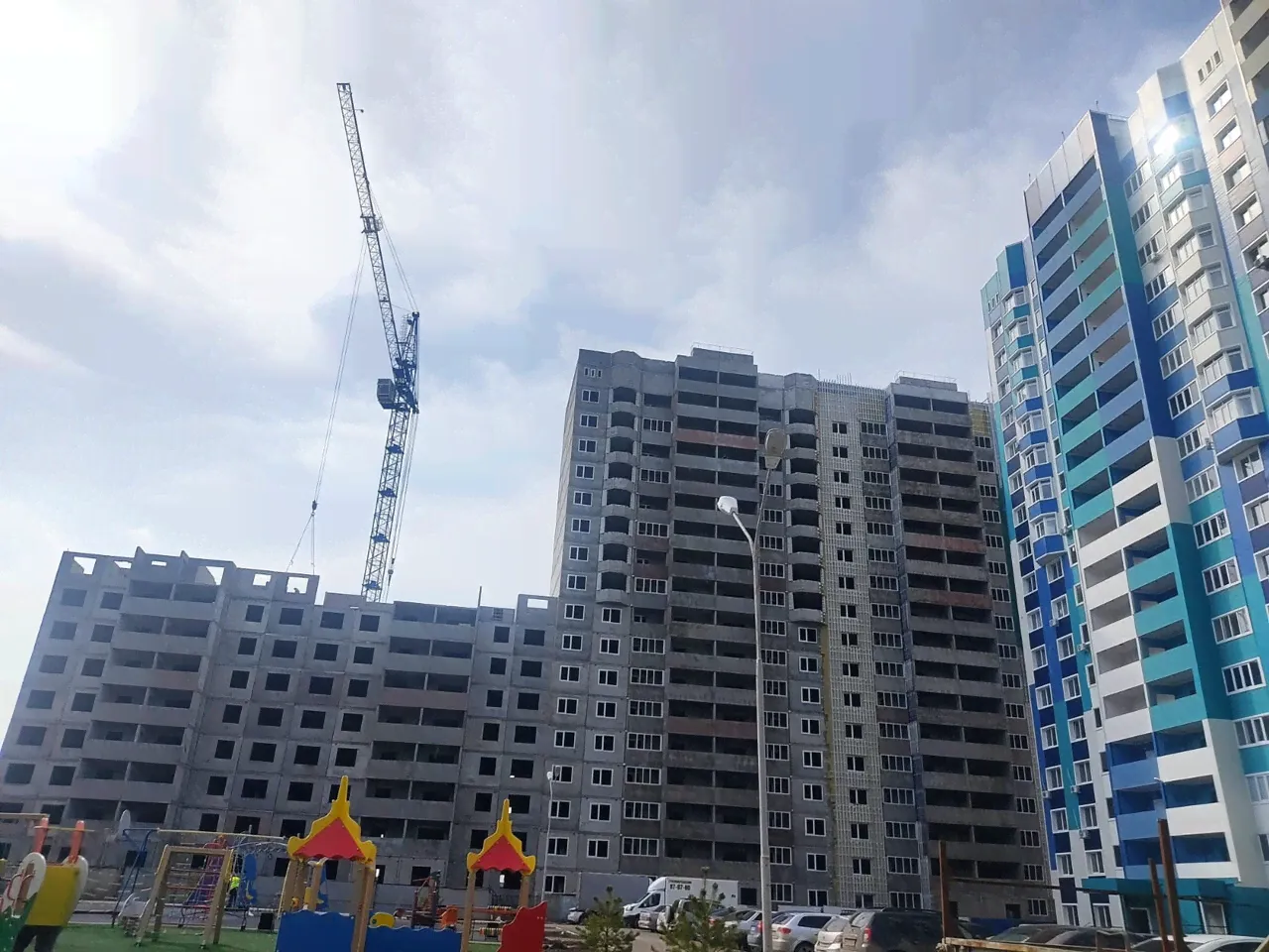 Продам трехкомнатную квартиру в новостройке 82.0 м² этаж 12/17 город Оренбург улица Березка 19/1 «Ботанический сад» жилой комплекс городской округ Оренбург
