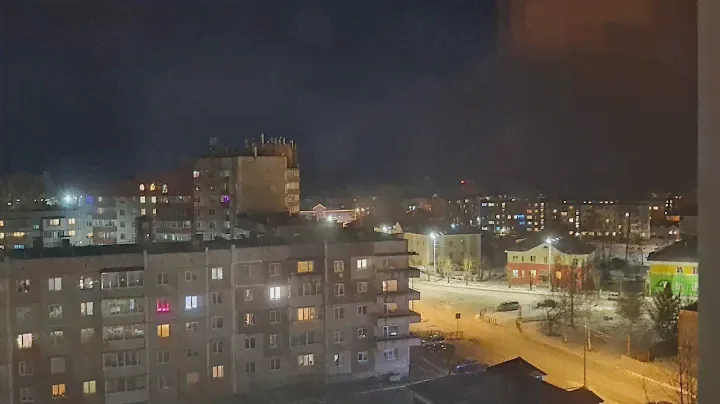 Поднимаюсь на девятый этаж Девятиэтажки для детей сирот в городе Североуральск (7.12.2024г)