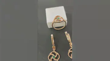 Змеевики - славянские серьги и кольцо из золота с изумрудами